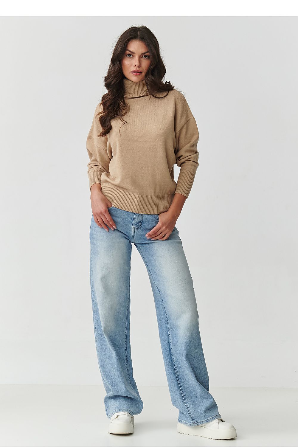 Rollkragenpullover model 217392 Makadamia