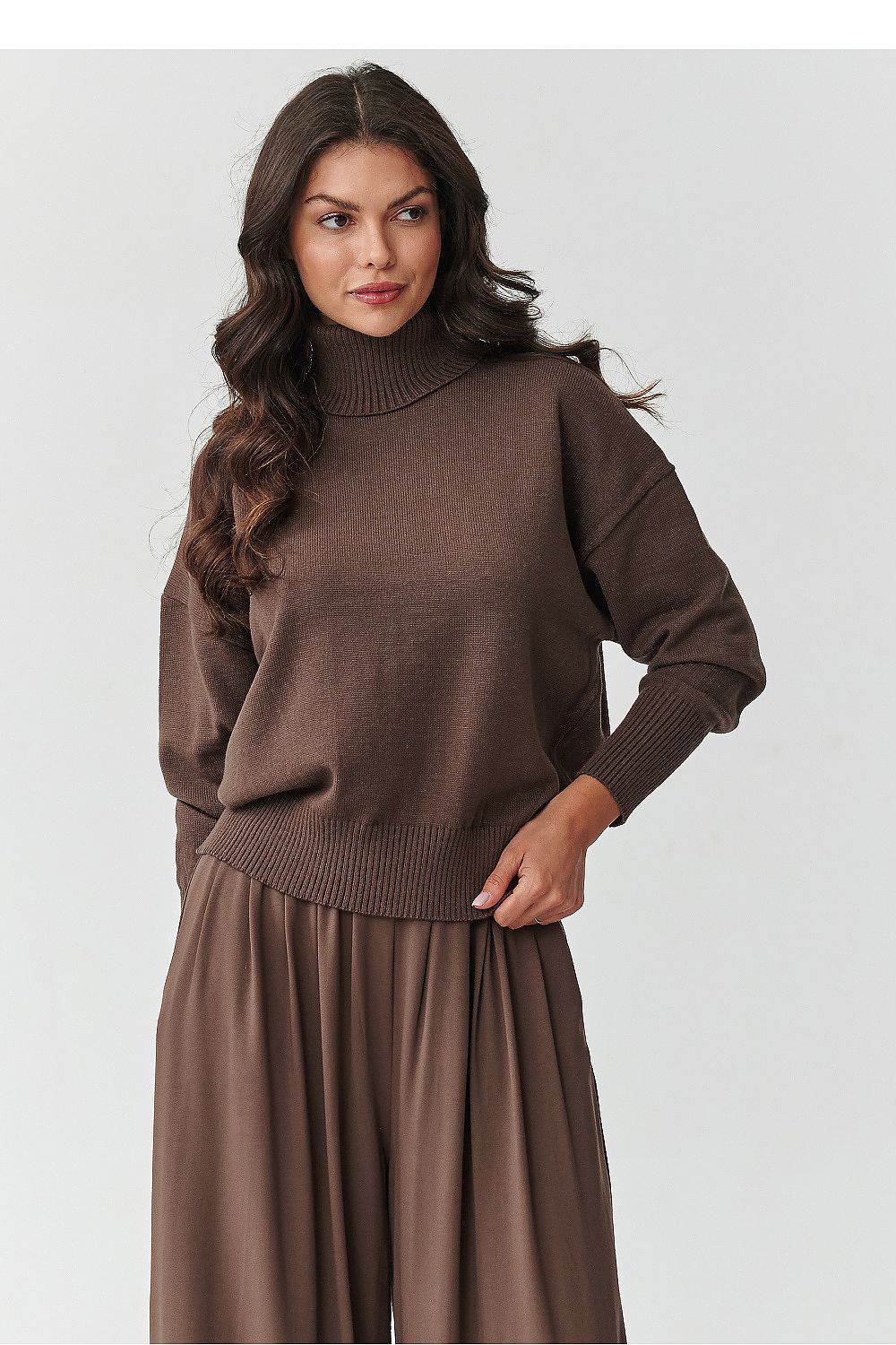 Rollkragenpullover model 217394 Makadamia