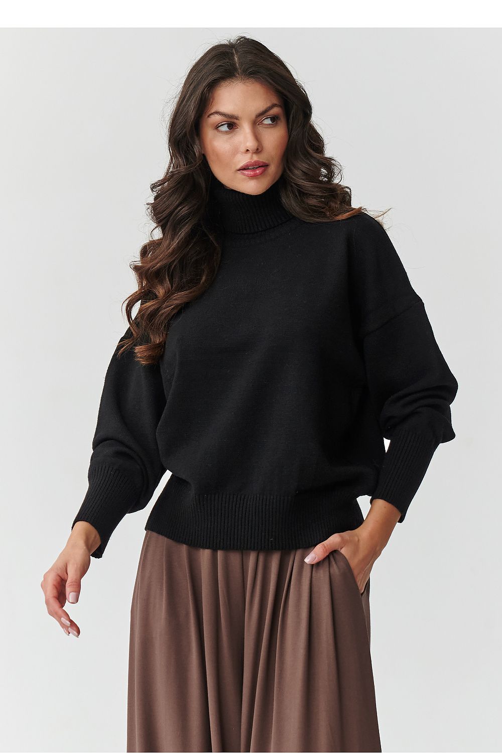 Rollkragenpullover model 217395 Makadamia