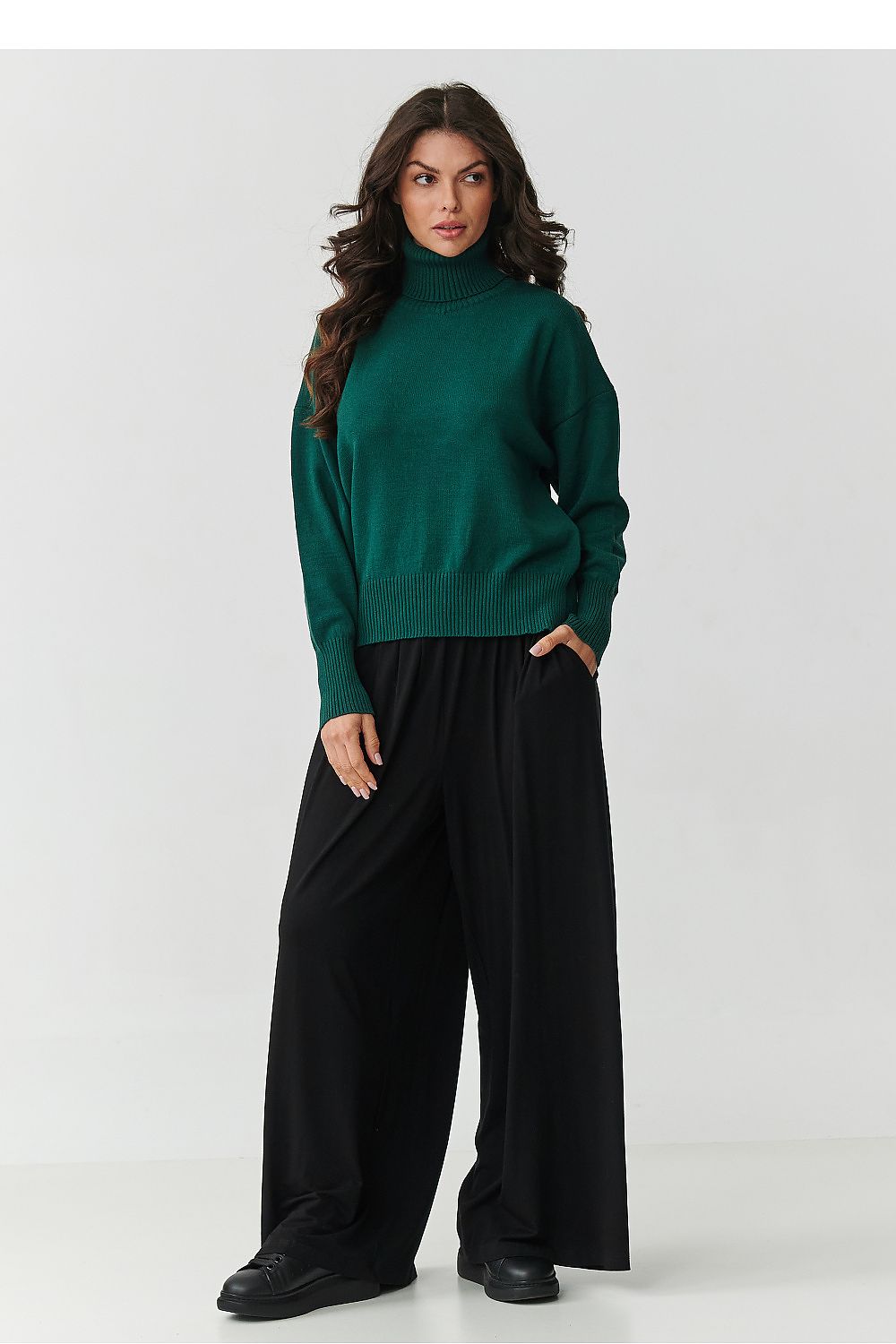 Rollkragenpullover model 217396 Makadamia