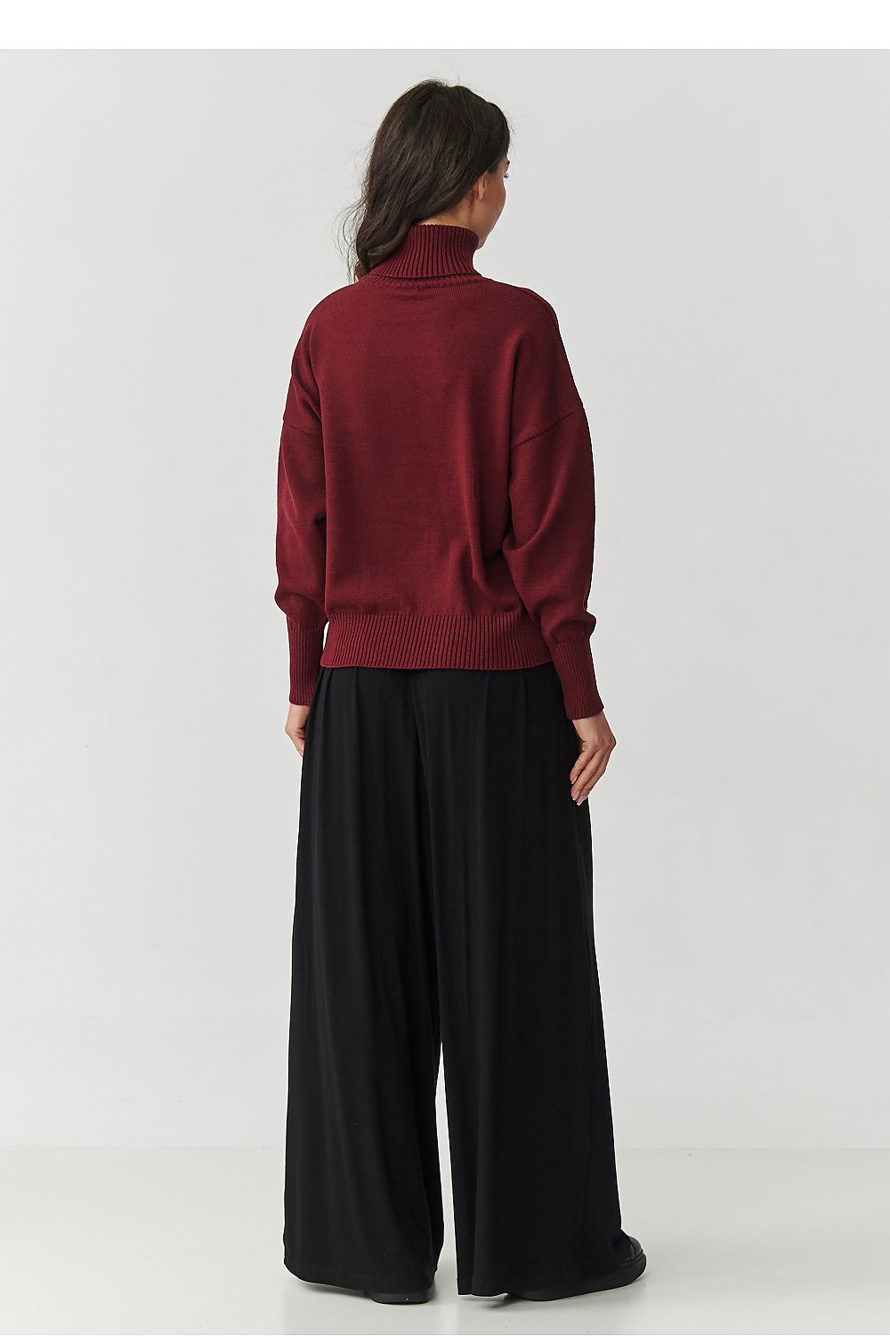 Rollkragenpullover model 217397 Makadamia