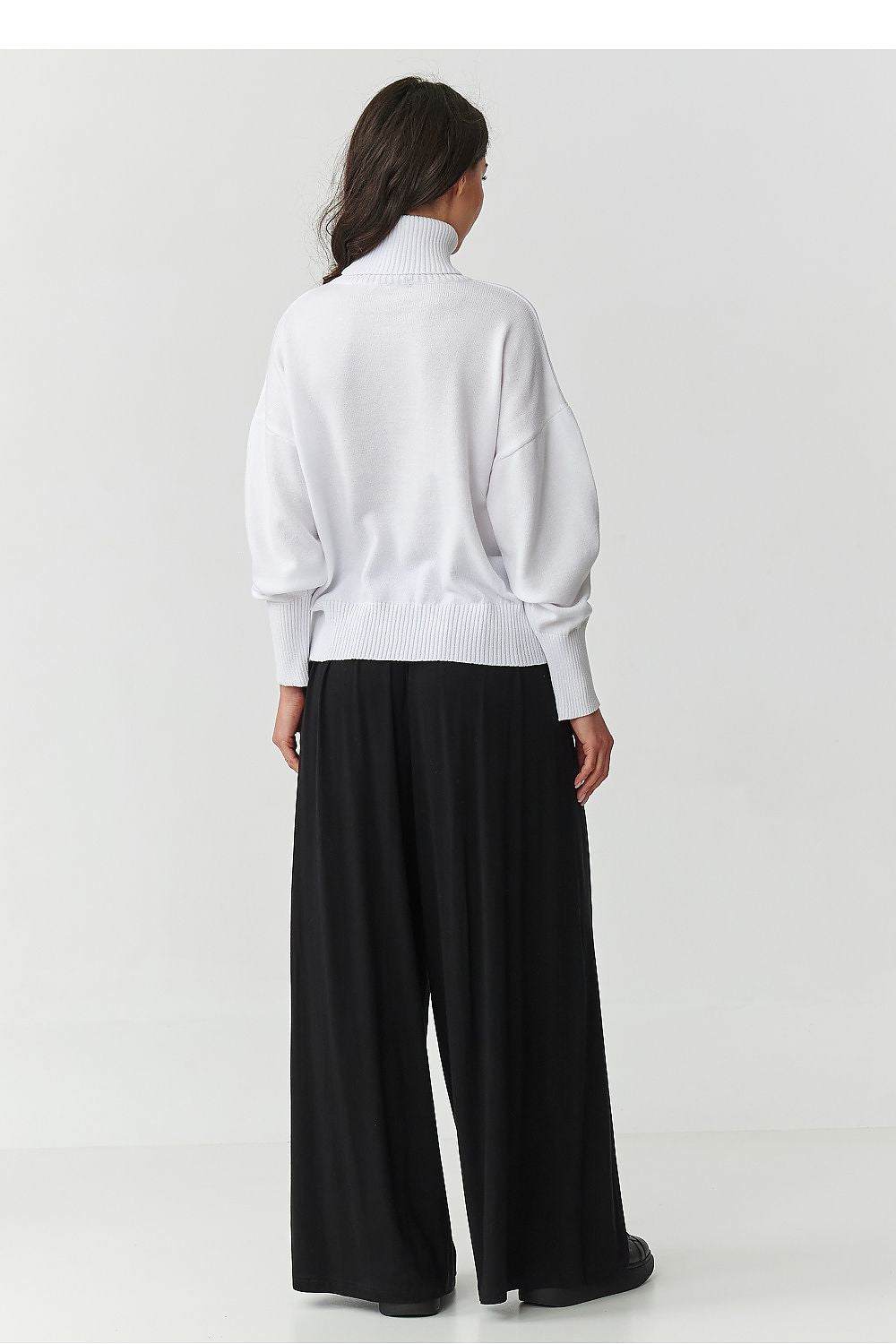 Rollkragenpullover model 217399 Makadamia
